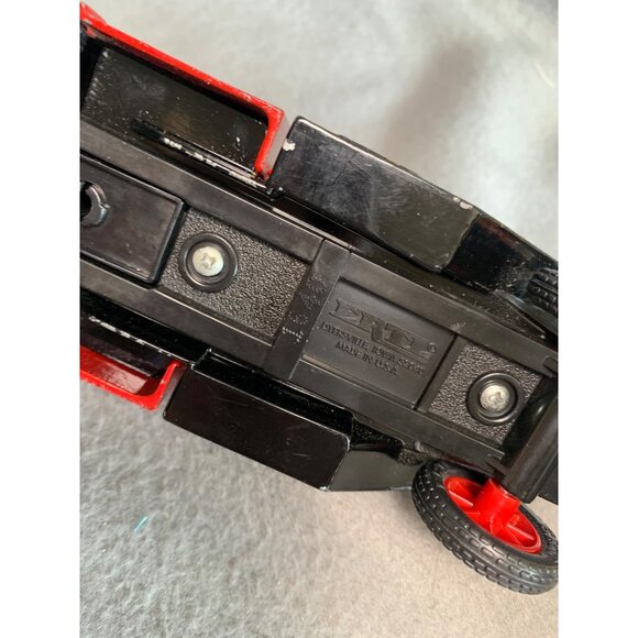 Texaco 1930 Diamond T 1990 Edition Red Collectible Die-Cast Toy Truck Bank - Picture 6 of 11